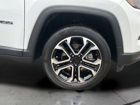 Used 2022 Jeep Compass Limited w/ Sun and Sound Group image 28