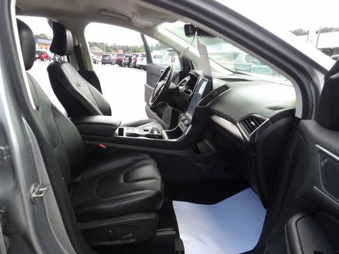 Certified 2022 Ford Edge Titanium w/ Equipment Group 301A AWD/4WD image 35