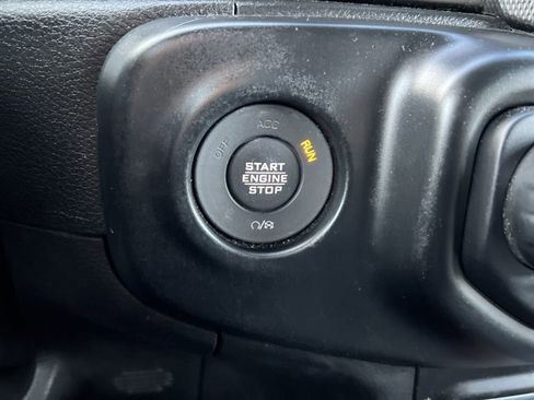 Used 2021 Jeep Wrangler Unlimited Sport image 17