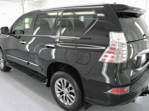Used 2017 Lexus GX 460 Premium w/ Premium Package AWD/4WD image 6