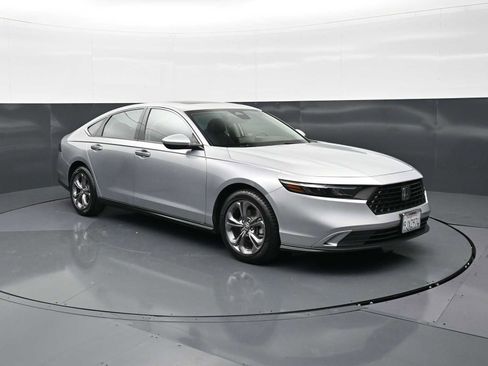 Used 2024 Honda Accord EX image 3