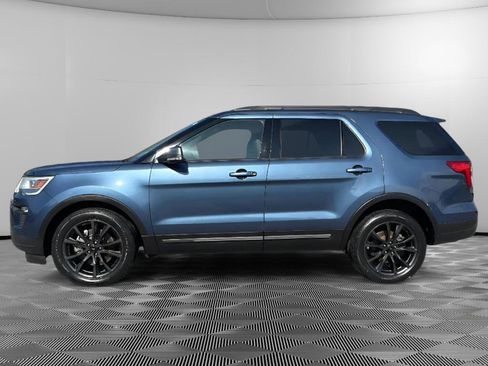 Used 2019 Ford Explorer XLT w/ Equipment Group 202A image 5