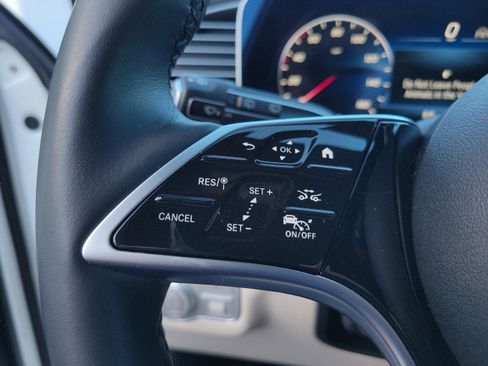 Certified 2025 Mercedes-Benz GLS 450 4MATIC image 34