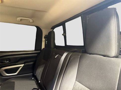 Used 2017 Nissan Titan SV image 23