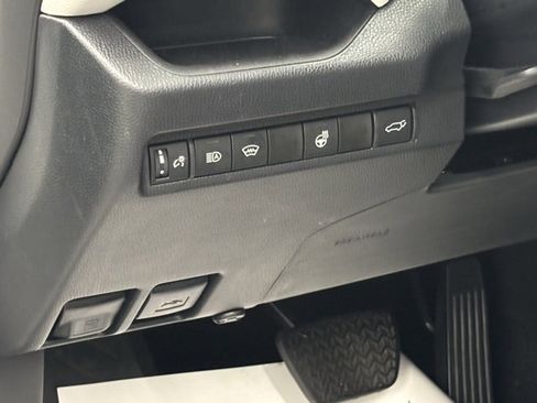 Used 2023 Toyota RAV4 XLE Premium image 17
