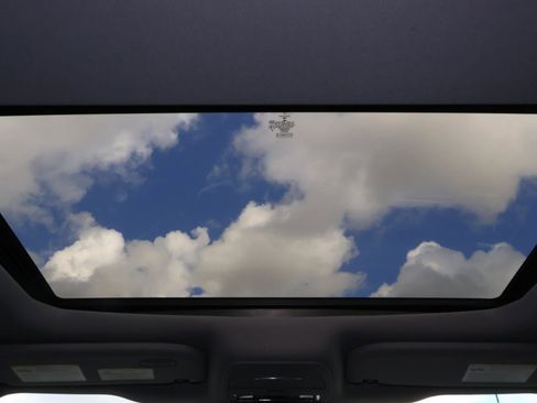 Used 2022 Ford F150 Lariat w/ Max Trailer Tow Package image 12