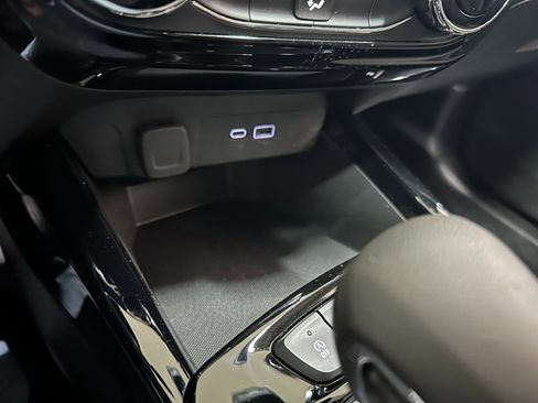 Used 2024 Chevrolet Trax LT image 26