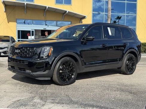 Certified 2022 Kia Telluride SX w/ Nightfall Edition Package AWD/4WD image 2