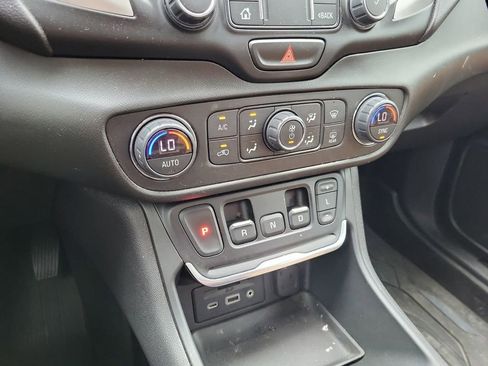 Used 2021 GMC Terrain SLT w/ LPO, Floor Liner Package image 8