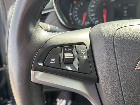 Used 2018 Chevrolet Trax LT w/ LT Convenience Package AWD/4WD image 22
