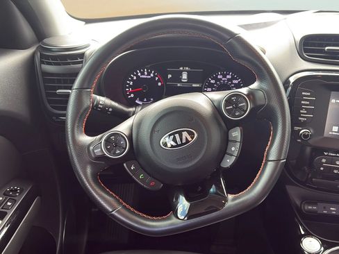 Used 2019 Kia Soul ! FWD image 19