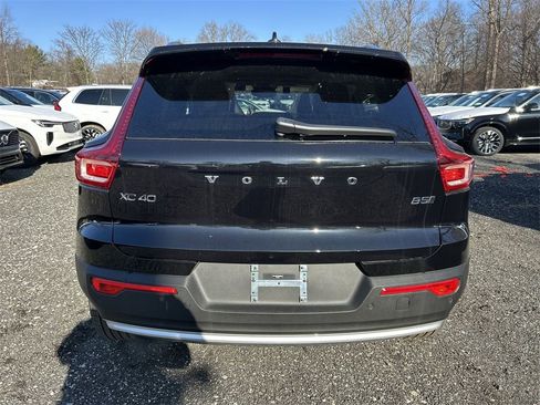 New 2025 Volvo XC40 B5 Ultra w/ Protection Package Premier image 7