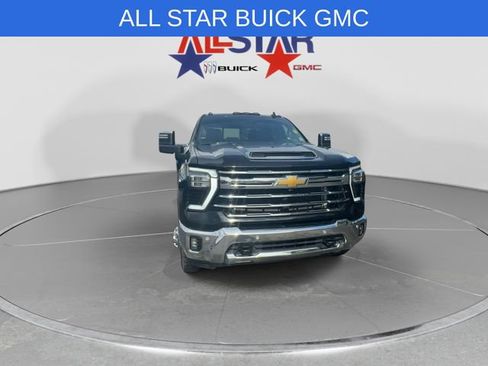 Used 2024 Chevrolet Silverado 3500 LTZ w/ LTZ Plus Package AWD/4WD image 2