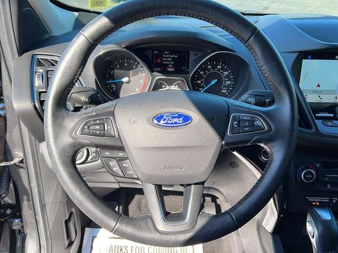 Used 2019 Ford Escape Titanium w/ U9j03 - Titanium Tow Package AWD/4WD image 8