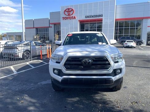 Certified 2019 Toyota Tacoma TRD Sport image 3