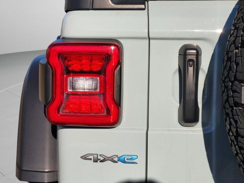 Used 2024 Jeep Wrangler Unlimited Rubicon 4xe w/ Technology Group image 69