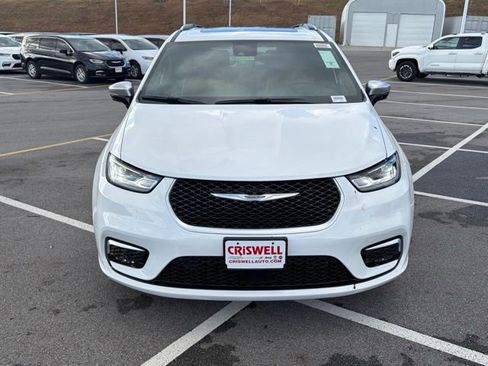 New 2026 Chrysler Pacifica Pinnacle image 10