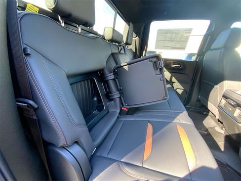New 2026 GMC Sierra 2500 AT4 w/ AT4 Preferred Package image 30