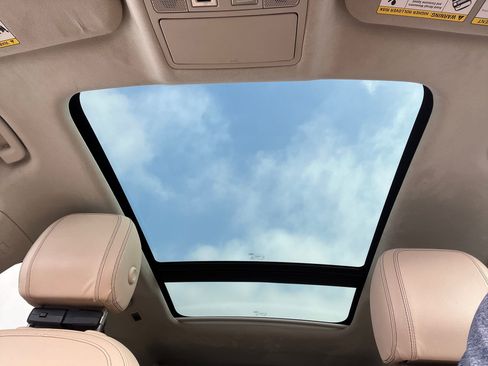 Used 2020 Jaguar F-PACE Prestige image 14