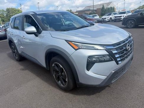 Used 2025 Nissan Rogue SV AWD/4WD image 1