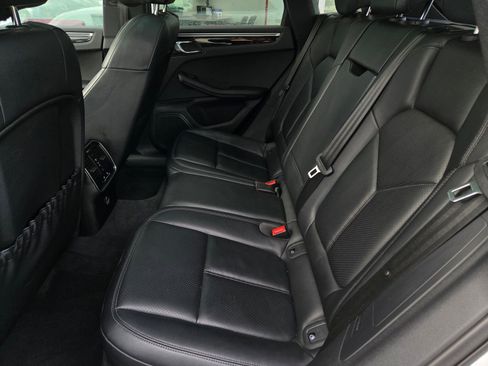 Used 2024 Porsche Macan AWD/4WD image 11
