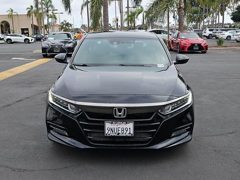 Used 2018 Honda Accord Sport image 2