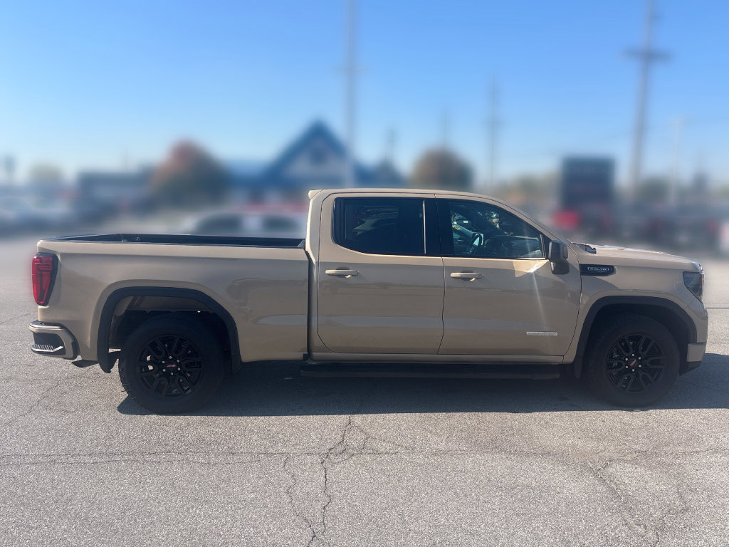 Used 2022 GMC Sierra 1500 Elevation w/ LPO, Elevation Black Package AWD/4WD image 8