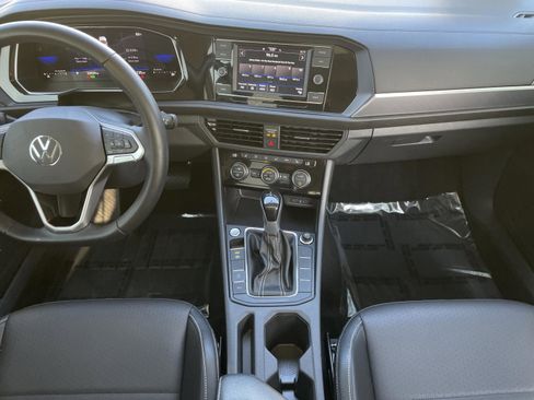 Used 2023 Volkswagen Jetta SE image 19