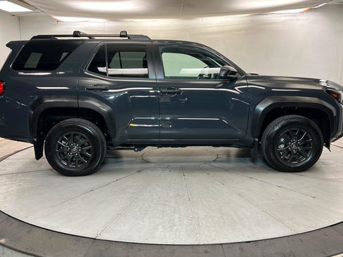 Used 2026 Toyota 4Runner SR5 AWD/4WD image 7