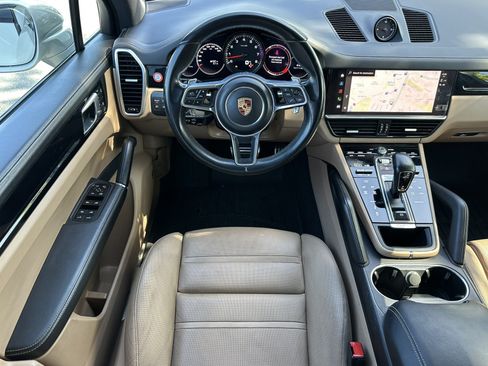 Used 2023 Porsche Cayenne S AWD/4WD image 15