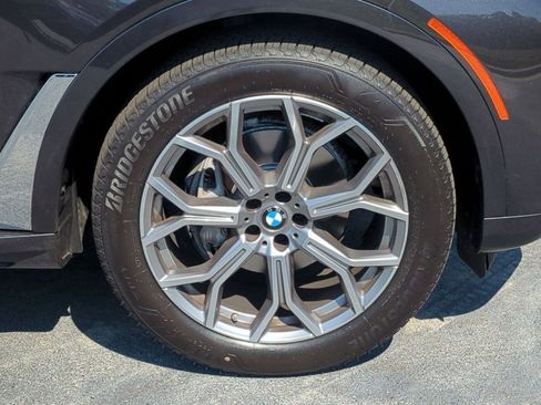 Certified 2022 BMW X7 xDrive40i w/ Premium Package AWD/4WD image 13