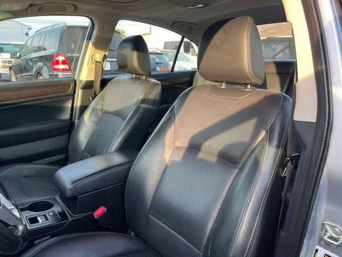 Used 2015 Subaru Legacy 2.5i Limited AWD/4WD image 7