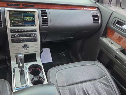 Used 2010 Ford Flex Limited FWD image 14