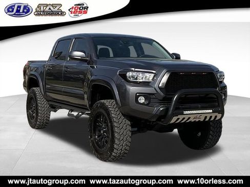 Used 2018 Toyota Tacoma SR5 AWD/4WD image 1
