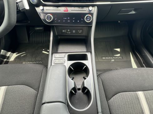 Certified 2024 Hyundai Sonata SEL FWD image 17