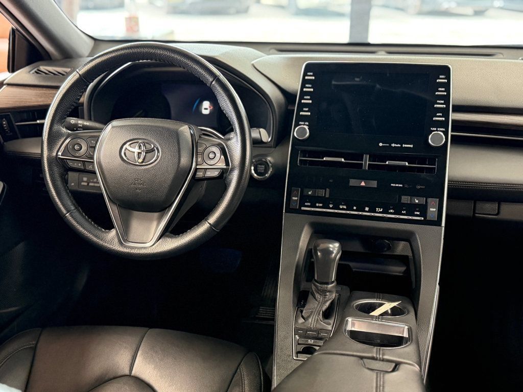 Used 2021 Toyota Avalon XLE FWD image 29