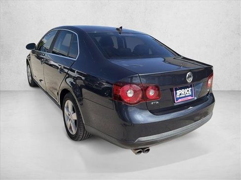 Used 2009 Volkswagen Jetta SE FWD image 4