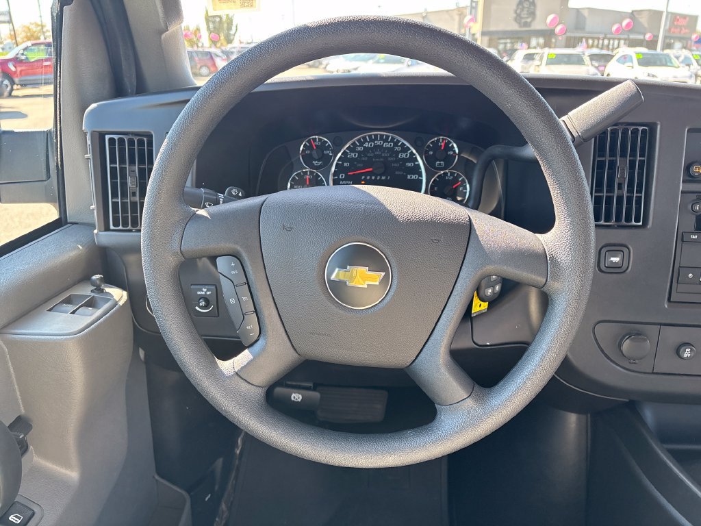 Used 2025 Chevrolet Express 3500 LT w/ LT Preferred Equipment Group RWD image 18