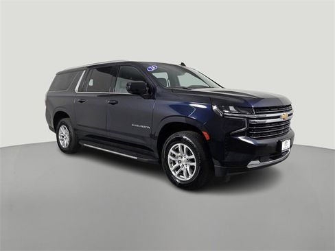 Used 2024 Chevrolet Suburban LT image 8