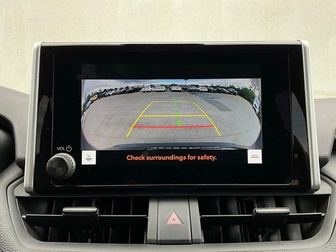 Used 2025 Toyota RAV4 XLE image 31