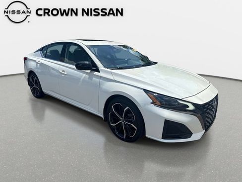 Certified 2024 Nissan Altima 2.5 SR w/ SR Premium Package FWD image 11
