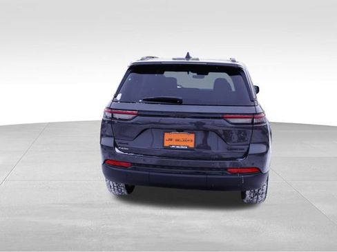 New 2025 Jeep Grand Cherokee Limited w/ Black Appearance Package image 4