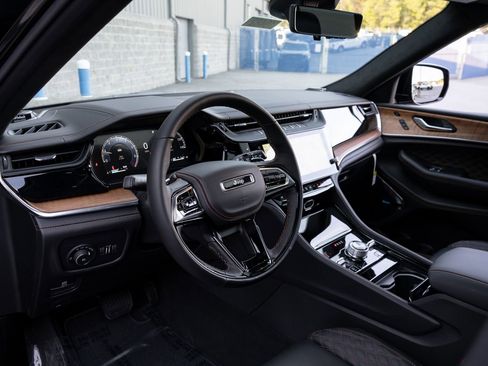 New 2026 Jeep Grand Cherokee L Summit w/ Obsidian Package image 24