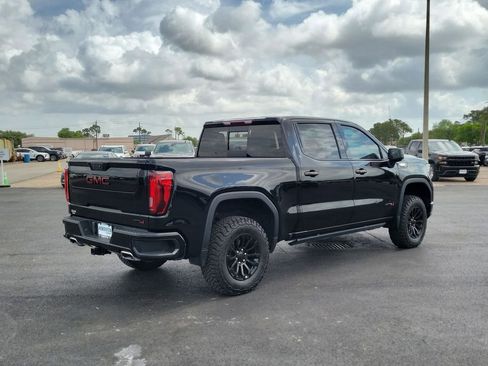 Certified 2022 GMC Sierra 1500 AT4 w/ Sierra Safety Plus Package AWD/4WD image 6