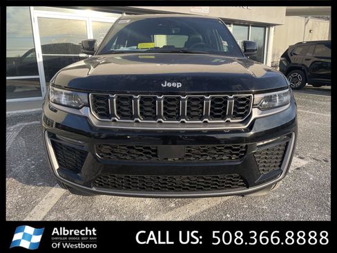 New 2026 Jeep Grand Cherokee Limited AWD/4WD image 8
