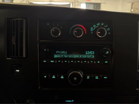 Used 2018 GMC Savana 2500 w/ Driver Convenience Package RWD image 17