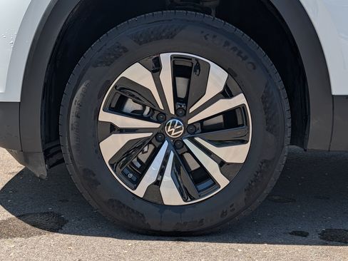 Certified 2024 Volkswagen Atlas Cross Sport SE AWD/4WD image 15