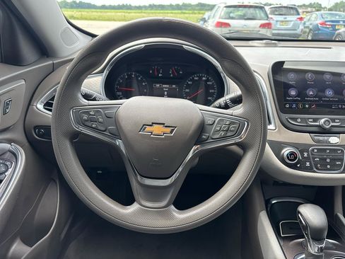 Used 2021 Chevrolet Malibu LT FWD image 13
