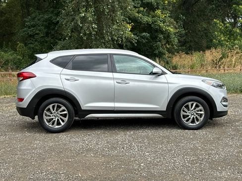 Used 2017 Hyundai Tucson SE w/ SE Popular Package 02 AWD/4WD image 10