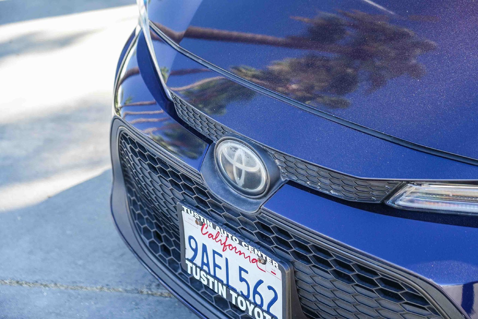 Used 2020 Toyota Corolla LE FWD image 3